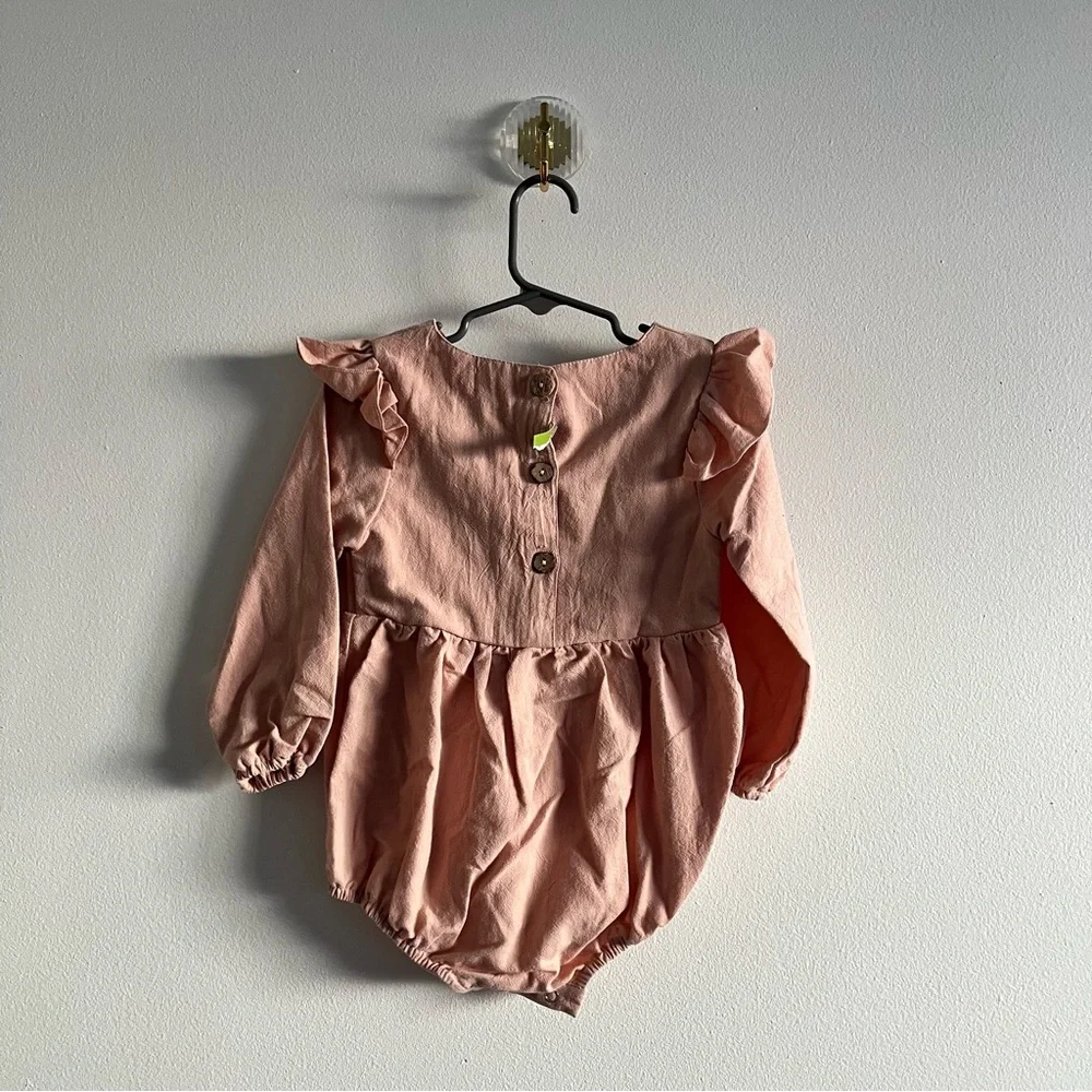 New Babe Basics Flutter Sleeve Linen Baby Romper Size 18-24 months